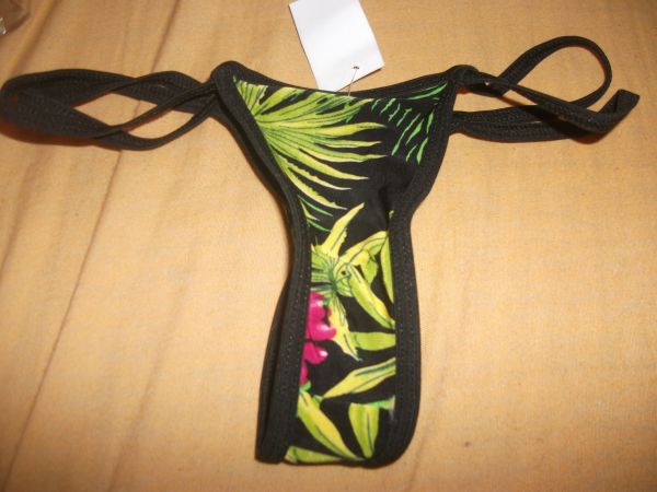 Calçinha preta com estampas