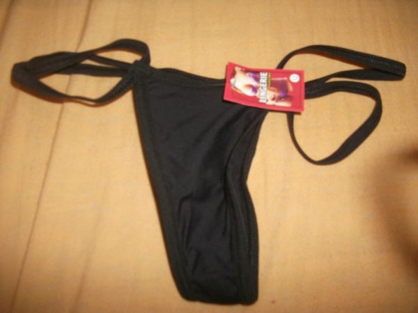 Calcinha preta simples